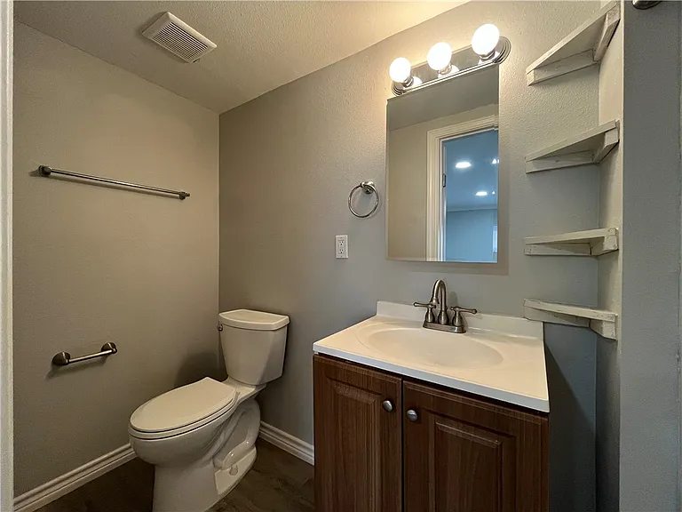 4801 Lansdown Dr — Photo 13