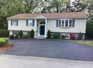 7 Pat Dr, Lincoln, RI 02865