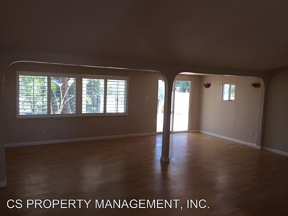 3rd image of 3325 Dorchester Dr