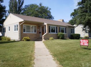 504 4th St NE, Hampton, IA 50441