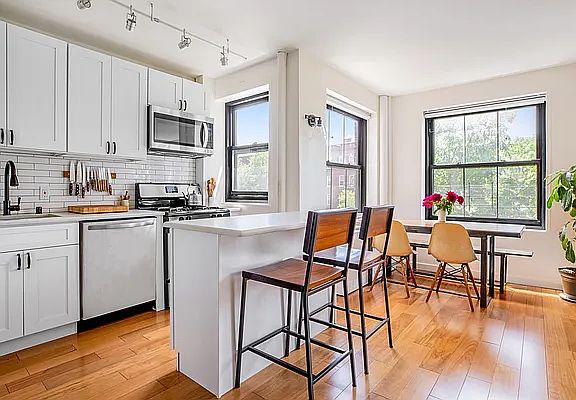 3rd image of 345 Clinton Ave APT 5D