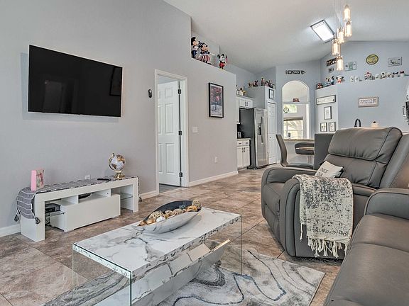 2nd image of 3046 Barbados Ln