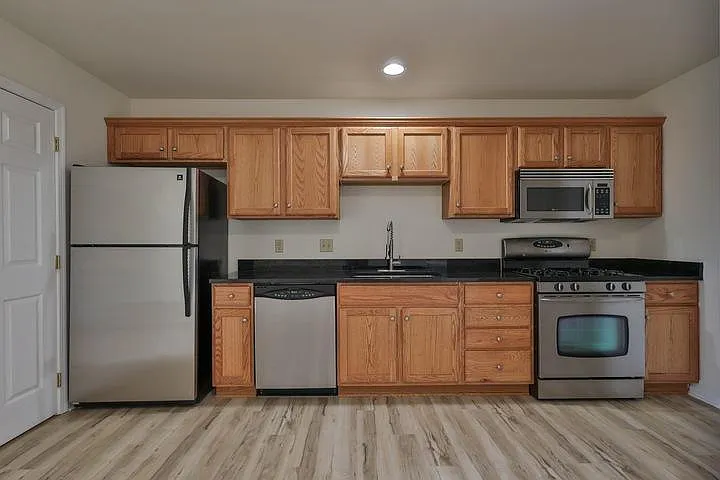 1509 Riegel St — Photo 5