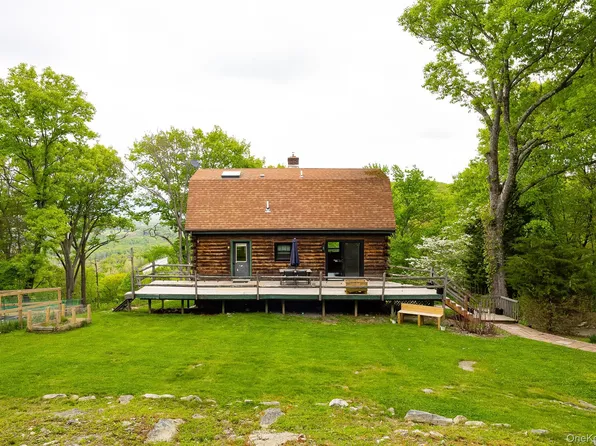 28 Wonderland Drive, Hopewell Junction, NY 12533