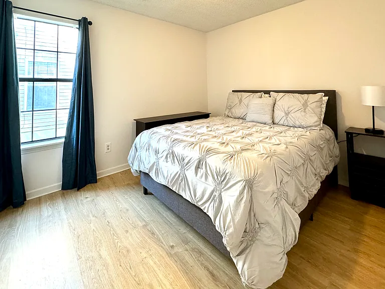 7802 Tumbling Creek Dr — Photo 10