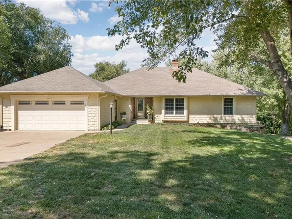 5218 Mockingbird Ln, Saint Joseph, MO 64506