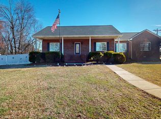 105 Hillmont Dr, Paducah, KY 42003