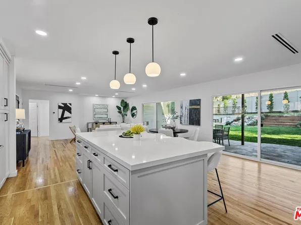 4210 N Sepulveda Blvd, Sherman Oaks, CA 91403