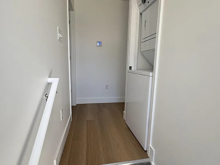 708 N William St #102 — Photo 10