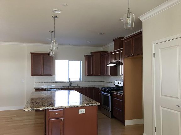 4th image of 853 San Benito St ##500
