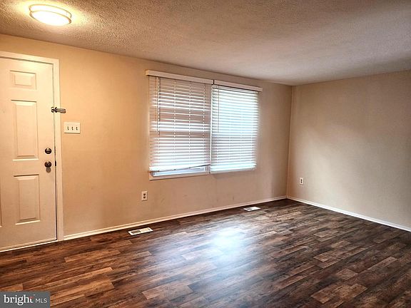 3rd image of 9206 Connell Ct