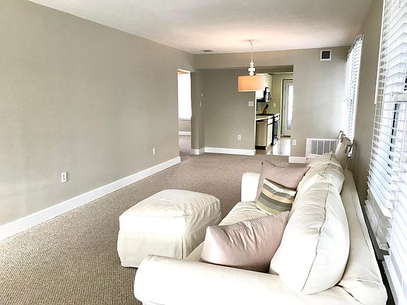 2nd image of 711 1st St #2