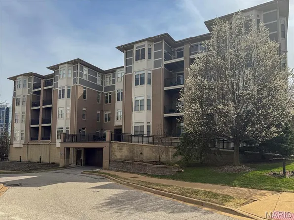 842 N New Ballas Ct Unit 303, Saint Louis, MO 63141
