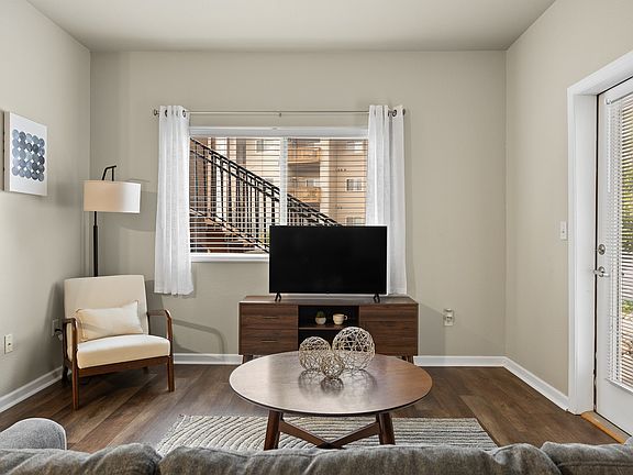 2bd 2ba - Premium Unit