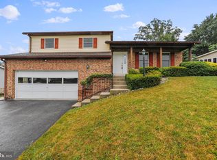 1710 Elizabeth Dr, Chambersburg, PA 17202
