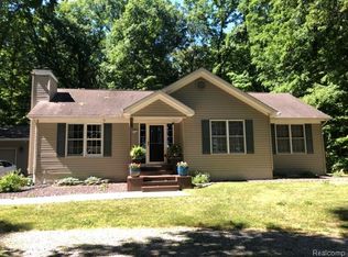 7907 Stewart Rd, Monroe, MI 48162