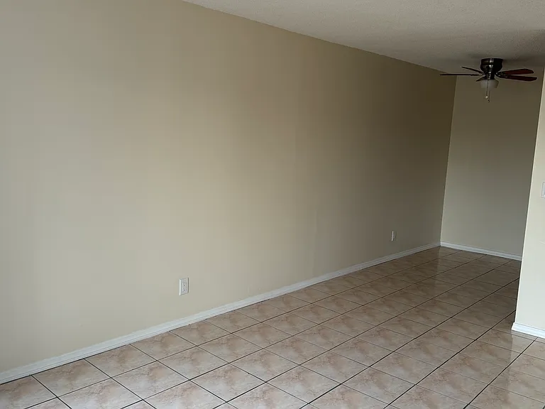 1937 L Ave #24 — Photo 4