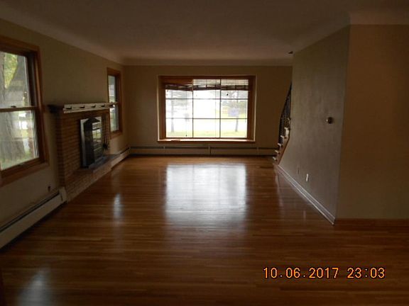 2nd image of 2604 Brookview Dr E