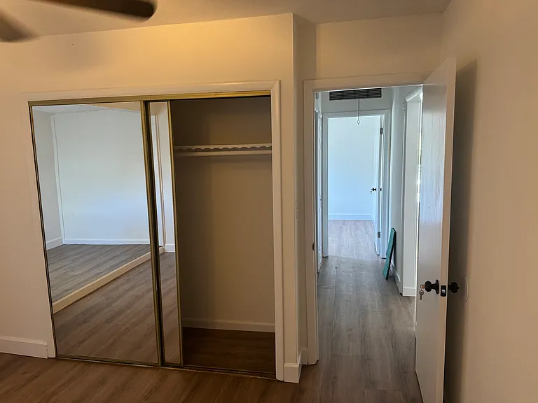 2573 NE Palm Ave #A — Photo 5
