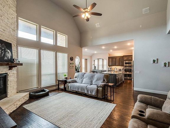4th image of 7516 Brooklake Dr
