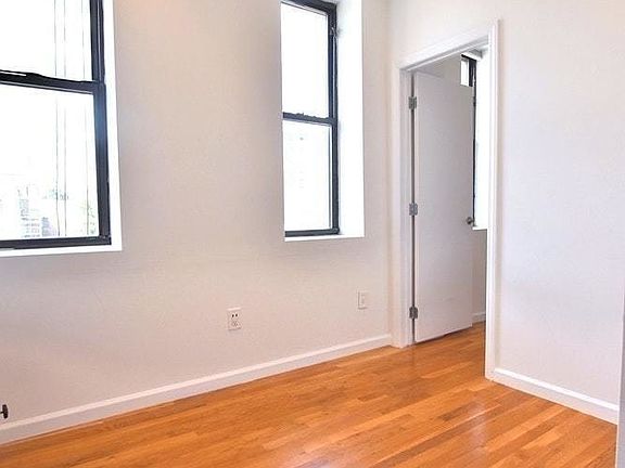 2nd image of 55 Delancey St #2R