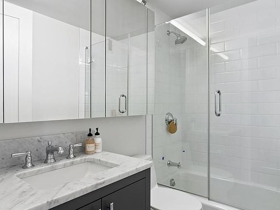 5th image of 200 E 94th St APT 1909