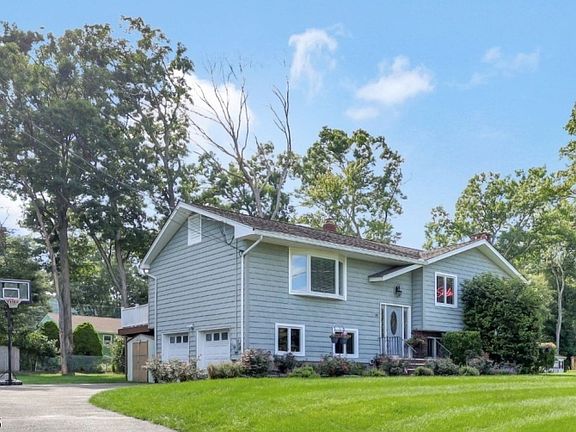 2nd image of 18 Starlight Rd