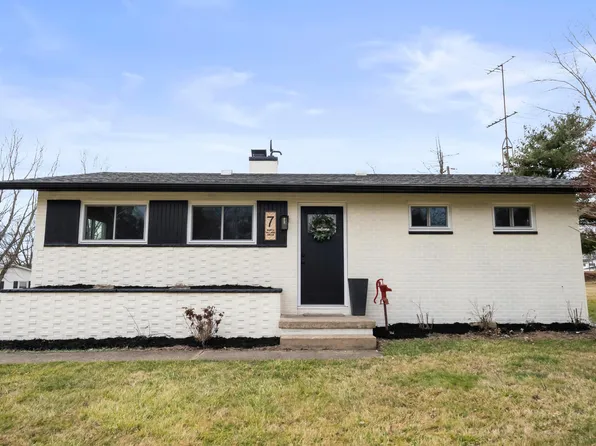 7 N Village Dr, Utica, OH 43080