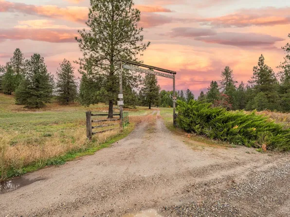 36819 N Valley Rd, Chattaroy, WA 99003
