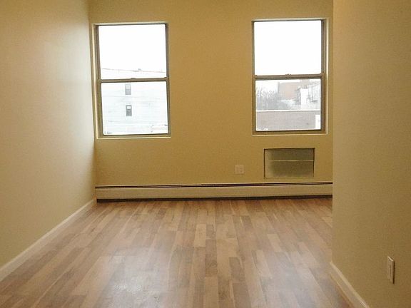 5th image of 336 Irving Ave #2