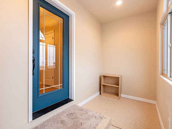 4th image of 858 Arena Ln