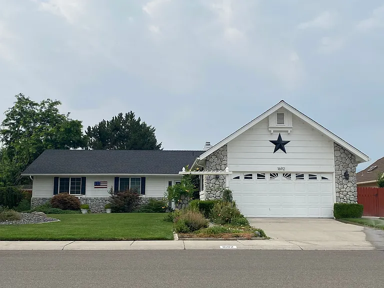 1692 Lantana Dr — Photo 13