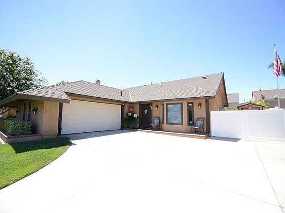 2nd image of 14748 Maywood Dr