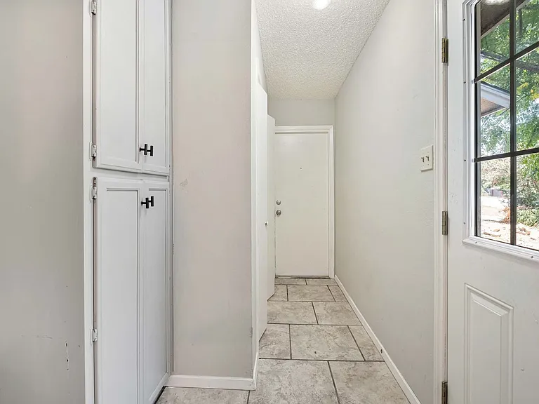 3904 Hudson Bend Rd #A — Photo 3