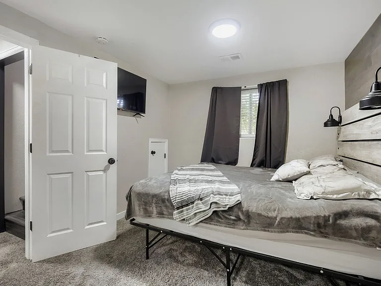 2101 Wedgewood Ct — Photo 9
