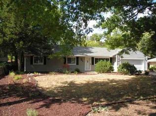 1634 SW 28th St, Topeka, KS 66611