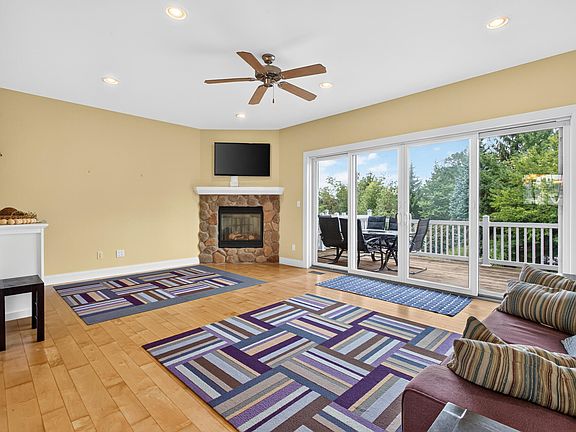 5th image of 15 Diamond Point Ln