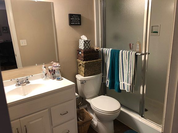 4th image of 2146 Greencrest Dr NE