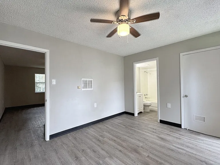 Haven on Canal Apartments — Photo 24