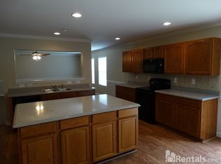 9430 Bayview Py, Charlotte, NC 28216