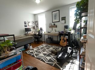 Spacious Bi-Level Apartment With Fenced Yard, Philadelphia, PA 19139