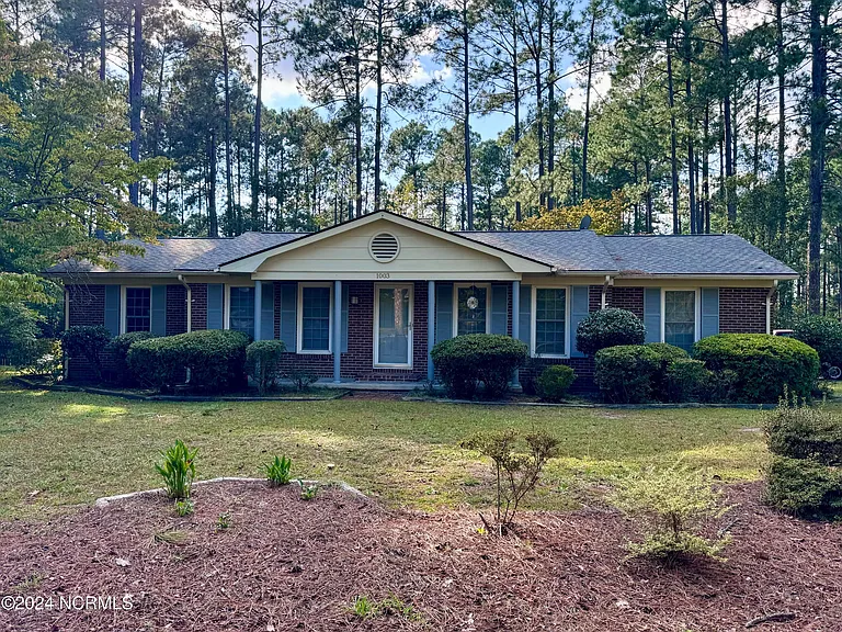 1003 Robinwood Rd — Photo 2