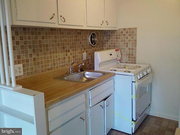 3rd image of 4341 Americana Dr APT 203
