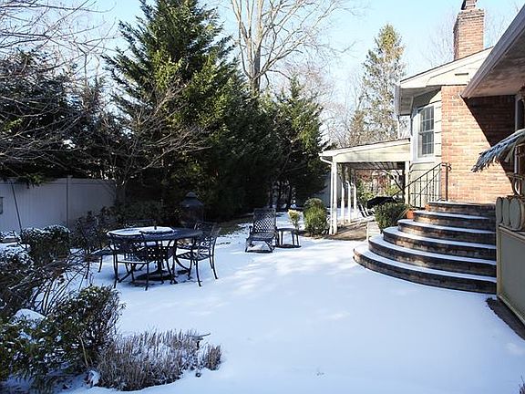 5th image of 14 Huber Ct