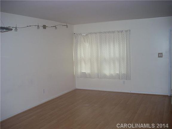 2nd image of 4609 Old Lantern Way