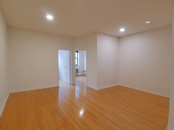 3rd image of 427 E 76th St APT 4C