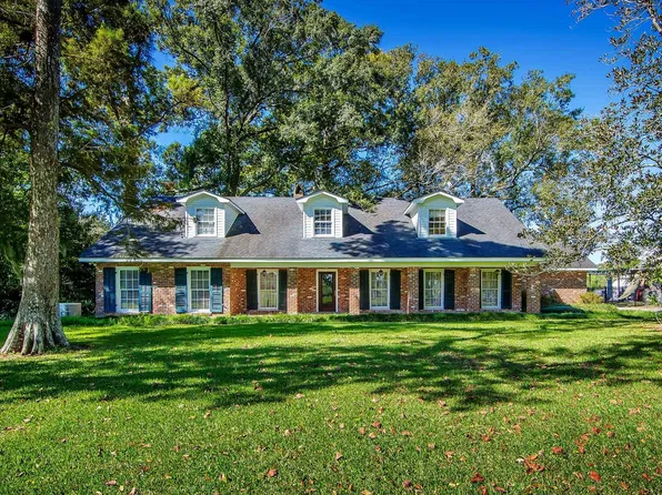 110 Nicholls Dr, Thibodaux, LA 70301