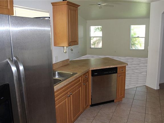 4th image of 2954 Carmela Ave