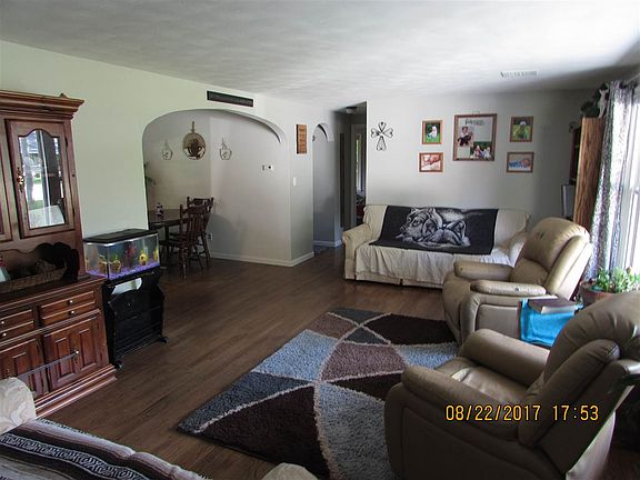 2nd image of 308 W Lincoln St