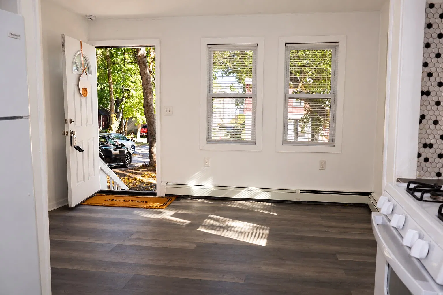 6 bed, 1584 sqft, $3,600 — Photo 4
